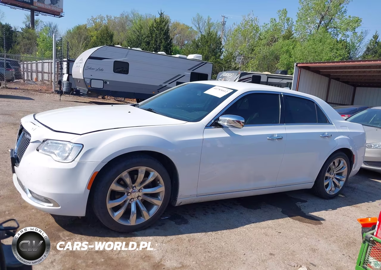 2019 Chrysler 300 Limited VIN:2C3CCAEG5KH602010 - 14