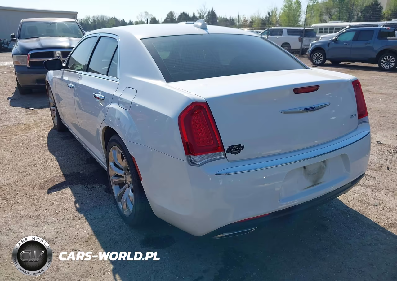 2019 Chrysler 300 Limited VIN:2C3CCAEG5KH602010 - 3
