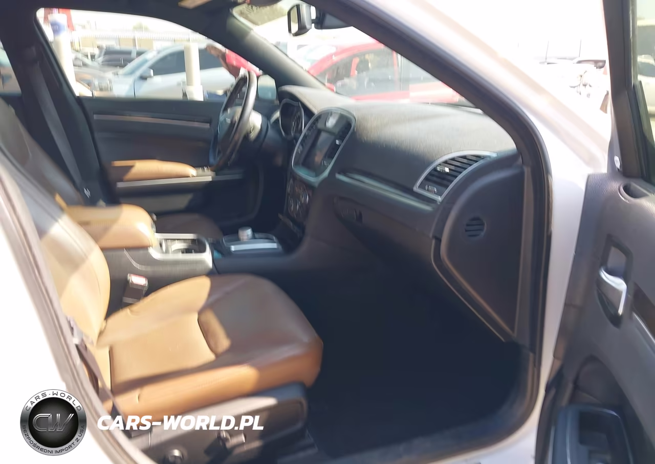 2019 Chrysler 300 Limited VIN:2C3CCAEG5KH602010 - 5
