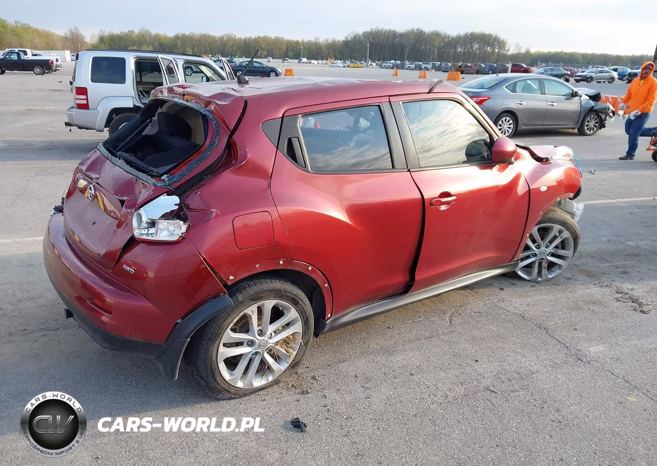 2011 Nissan Juke S VIN:JN8AF5MV2BT014445 - 4