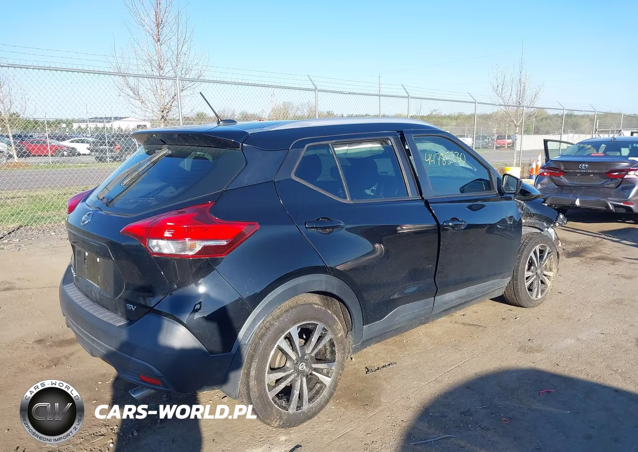 2019 Nissan Kicks Sv VIN:3N1CP5CU3KL497428 - 4
