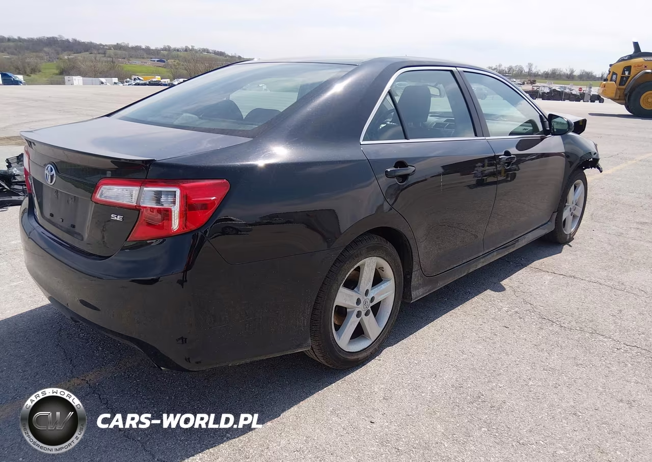 2013 Toyota Camry Se VIN:4T1BF1FK1DU704918 - 4