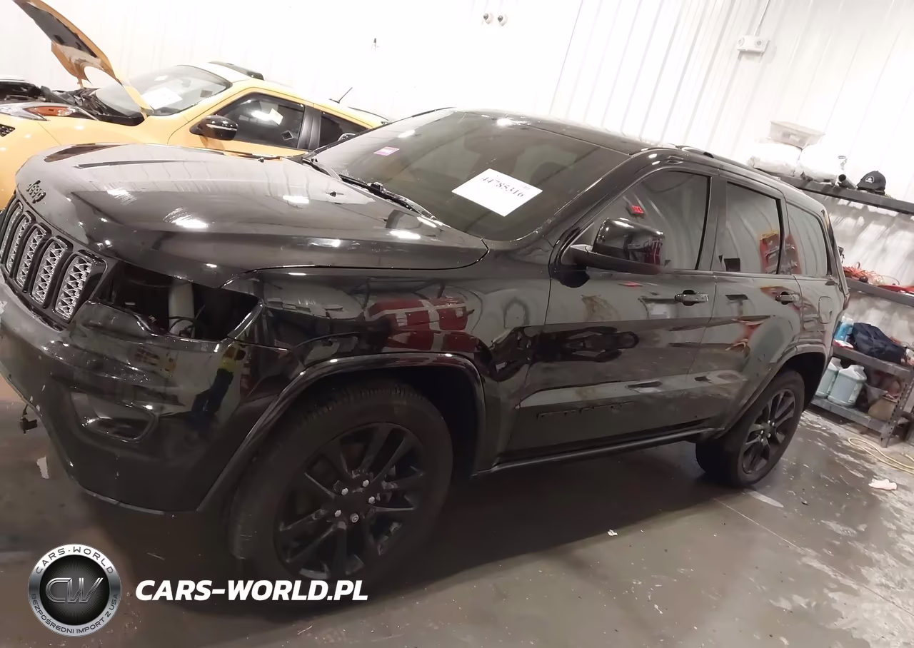 2018 Jeep Grand Cherokee Altitude 4X4 VIN:1C4RJFAG1JC435595 - 15