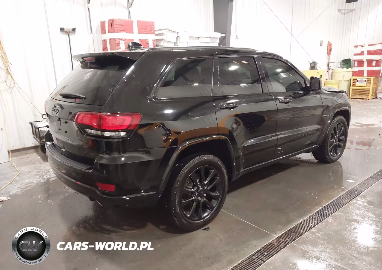 2018 Jeep Grand Cherokee Altitude 4X4 VIN:1C4RJFAG1JC435595 - 4