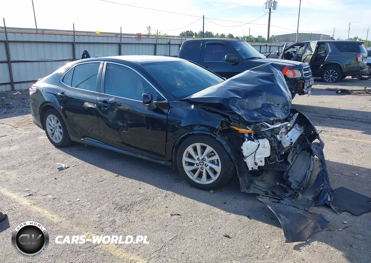 2023 Toyota Camry Le – zdjęcie 1 z 16