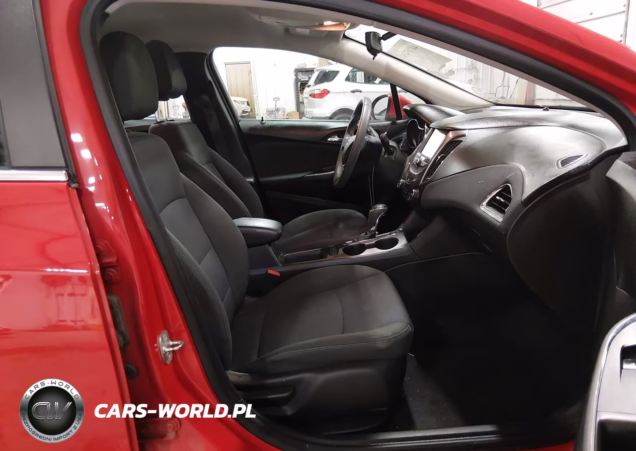 2018 Chevrolet Cruze Lt Auto VIN:1G1BE5SM6J7166824 - 5