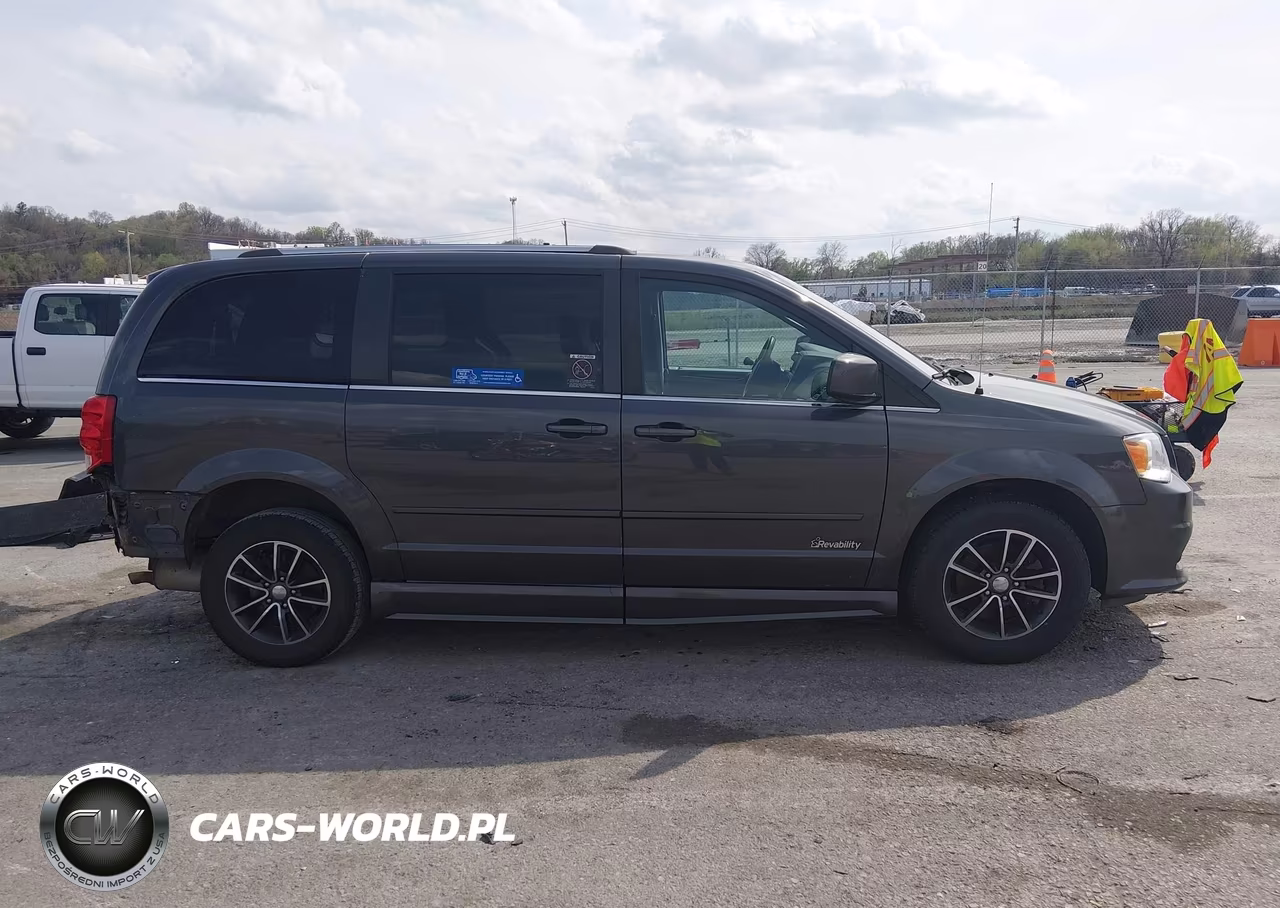 2017 Dodge Grand Caravan Sxt VIN:2C4RDGCG6HR685233 - 13