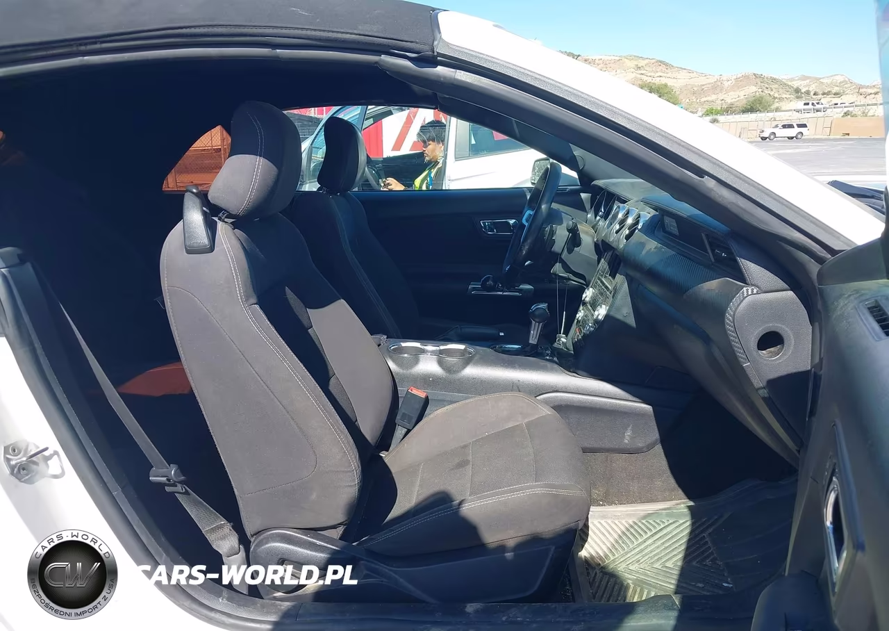2017 Ford Mustang V6 VIN:1FATP8EM7H5266686 - 5