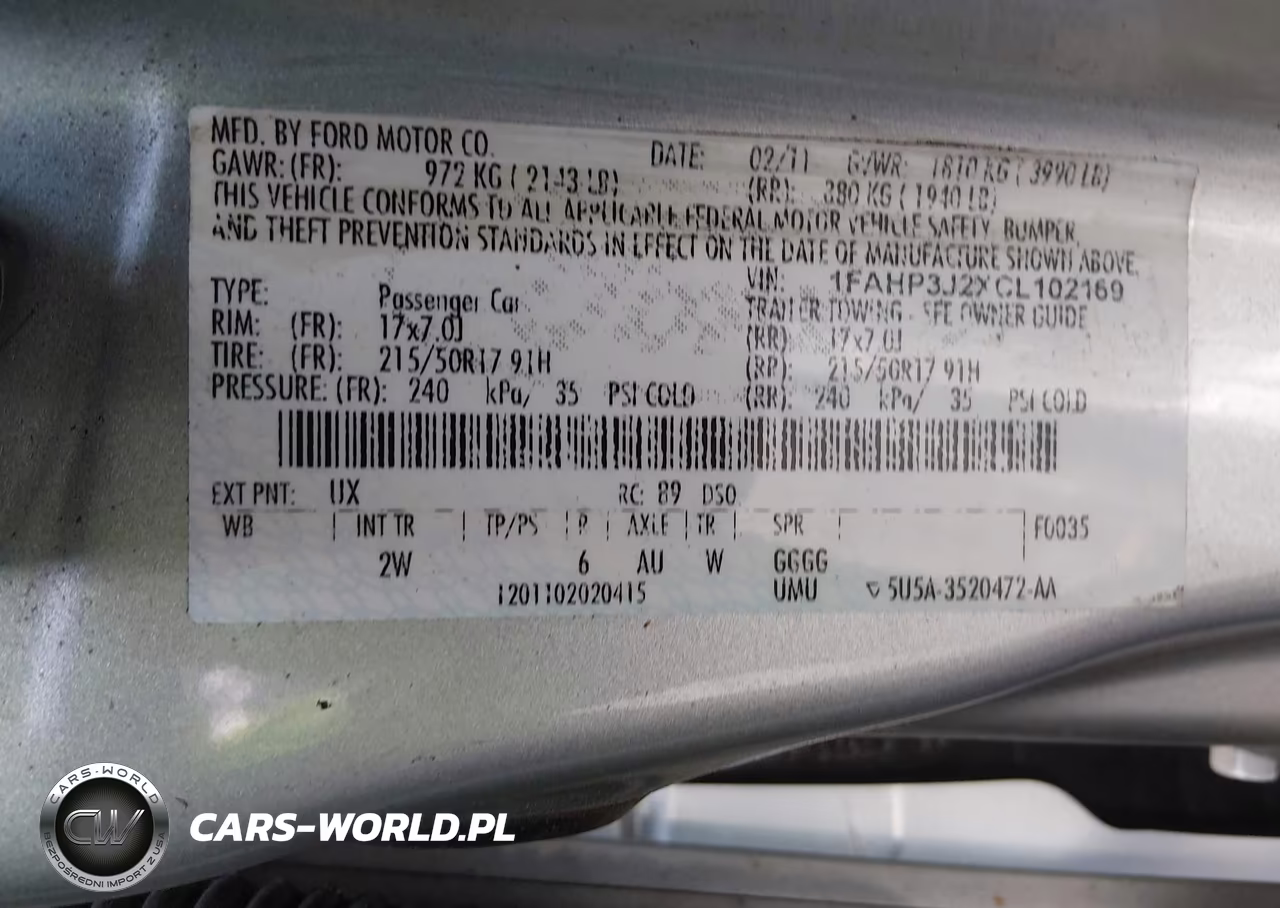 2012 Ford Focus Titanium VIN:1FAHP3J2XCL102169 - 9