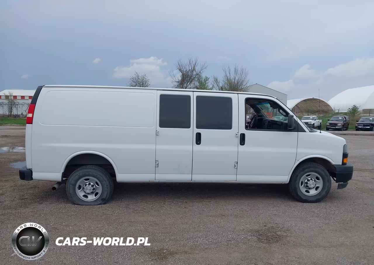2018 Chevrolet Express 3500 Work Van VIN:1GCZGHFG3J1309981 - 13