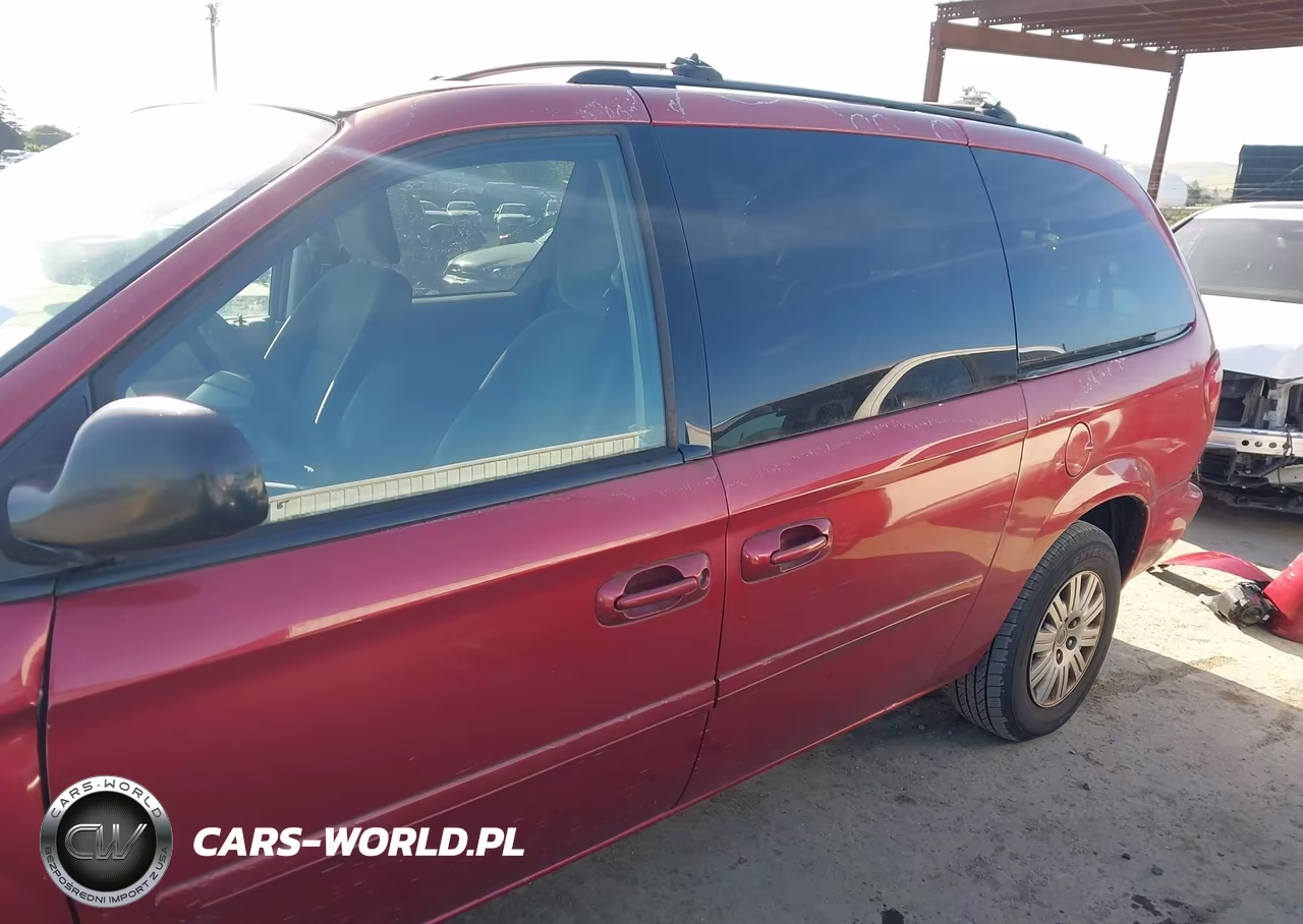 2005 Chrysler Town & Country Lx VIN:2C4GP44R35R543253 - 15