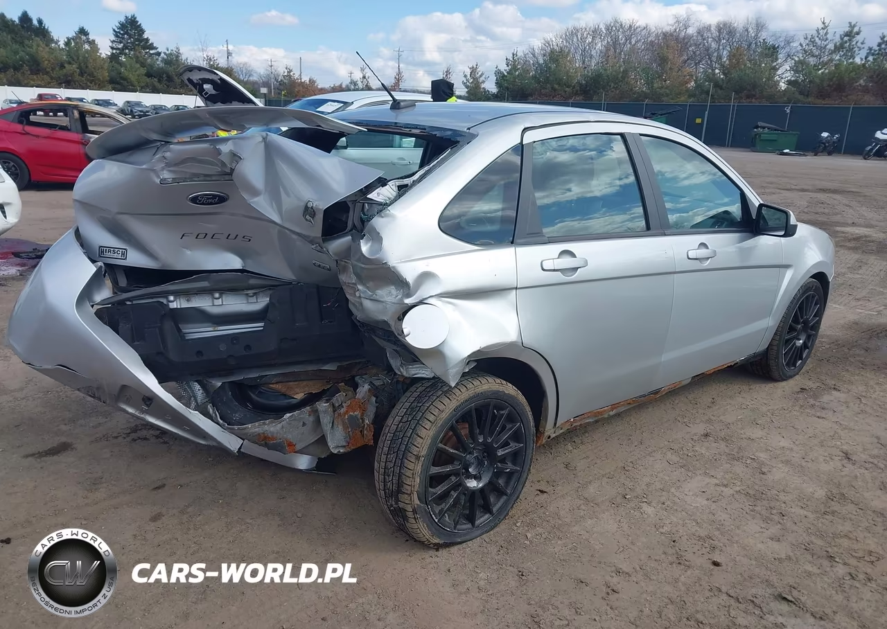 2010 Ford Focus Ses VIN:1FAHP3GN6AW168814 - 4