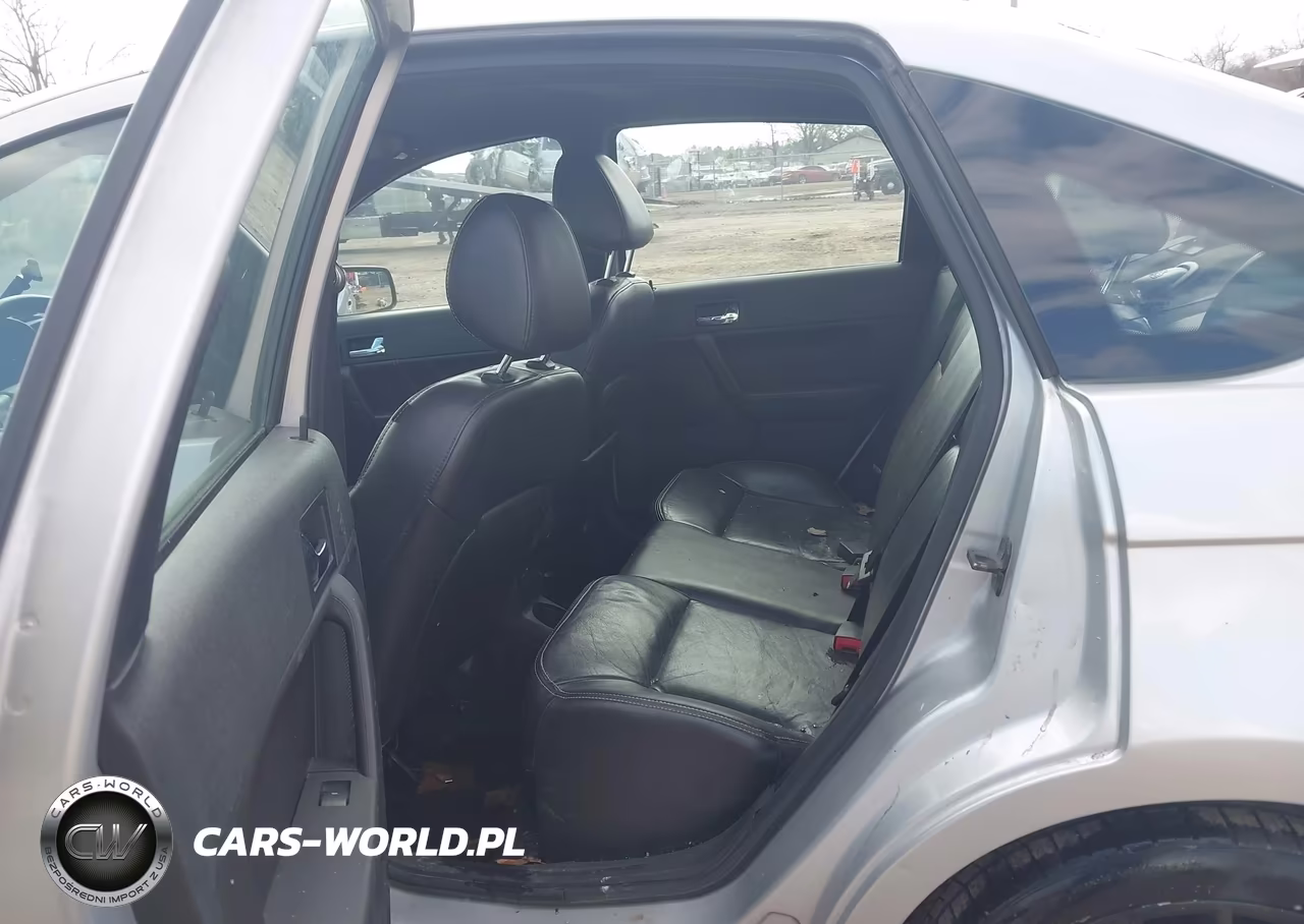 2010 Ford Focus Ses VIN:1FAHP3GN6AW168814 - 8