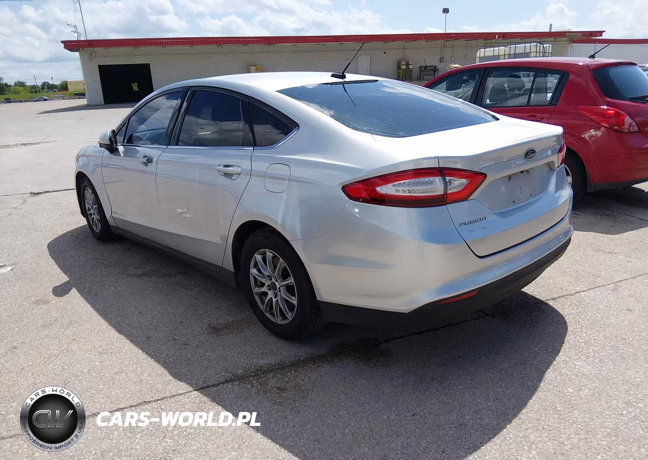 2015 Ford Fusion S VIN:3FA6P0G7XFR205719 - 3