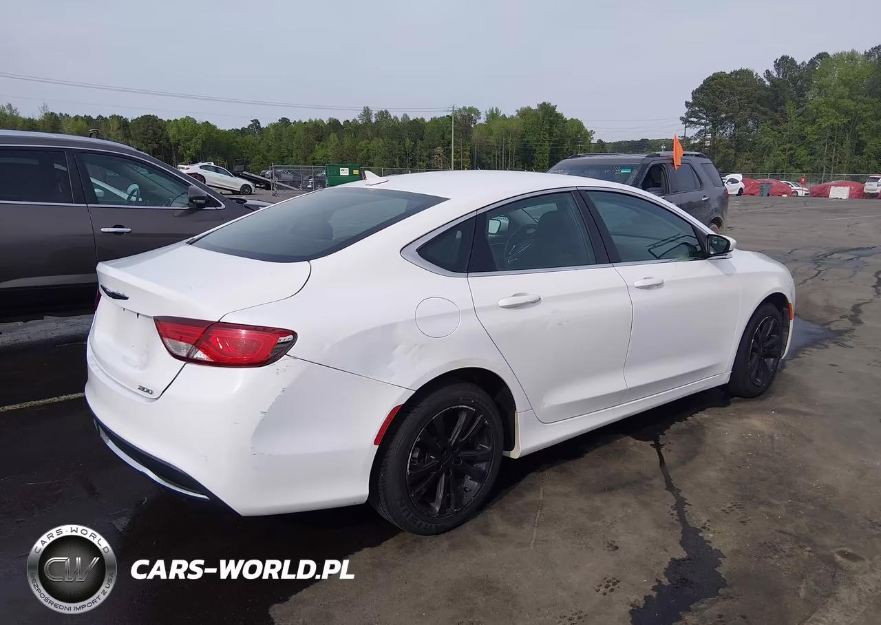 2015 Chrysler 200 Limited VIN:1C3CCCAB7FN677326 - 4