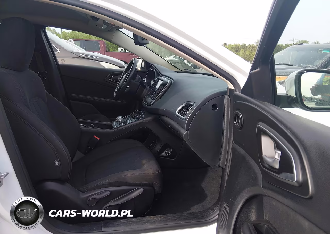 2015 Chrysler 200 Limited VIN:1C3CCCAB7FN677326 - 5