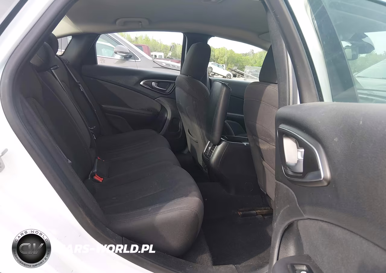 2015 Chrysler 200 Limited VIN:1C3CCCAB7FN677326 - 8