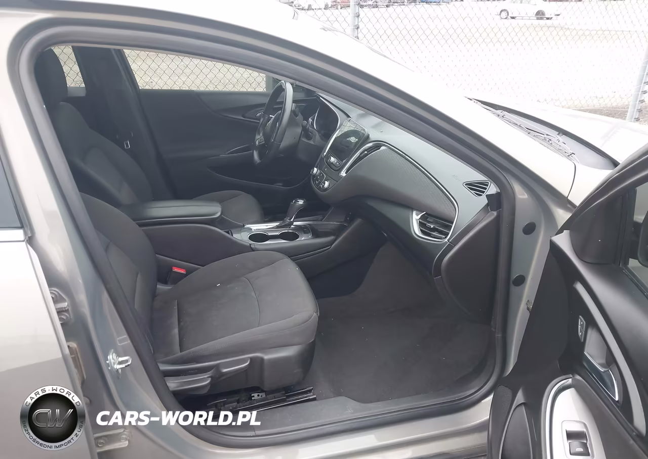 2018 Chevrolet Malibu Lt VIN:1G1ZD5ST6JF120246 - 5