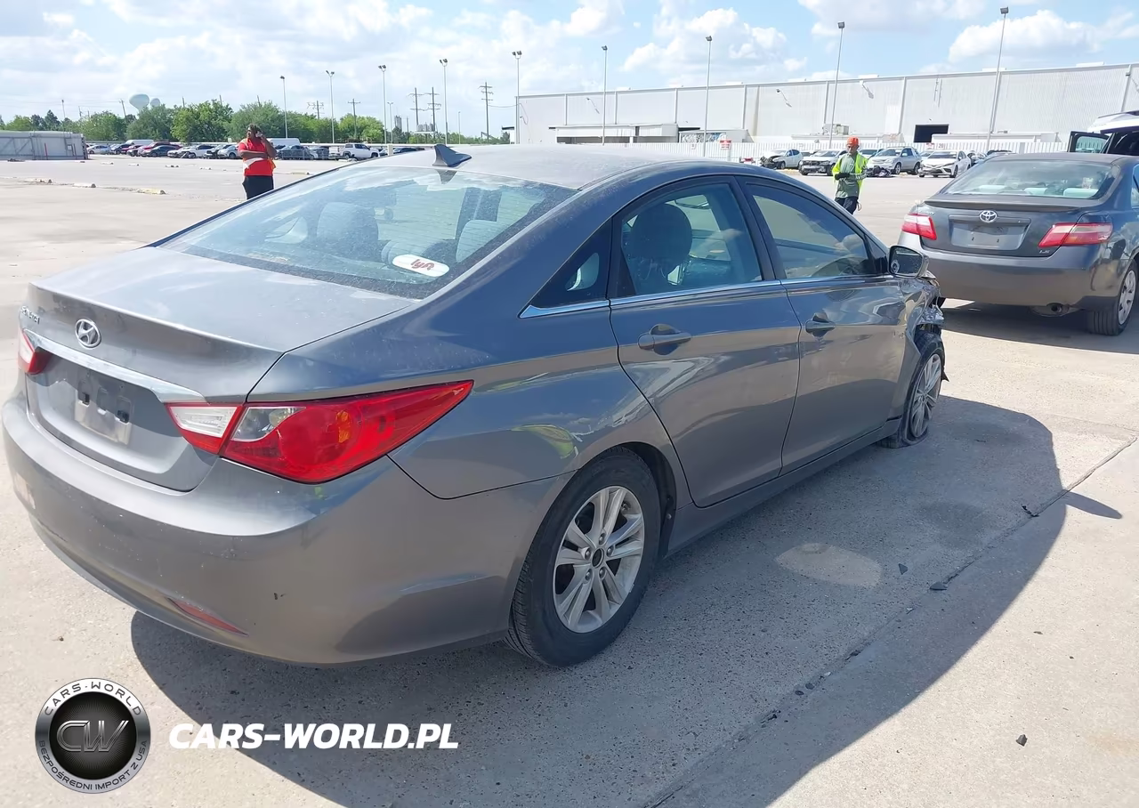 2011 Hyundai Sonata Gls VIN:5NPEB4AC3BH108098 - 4