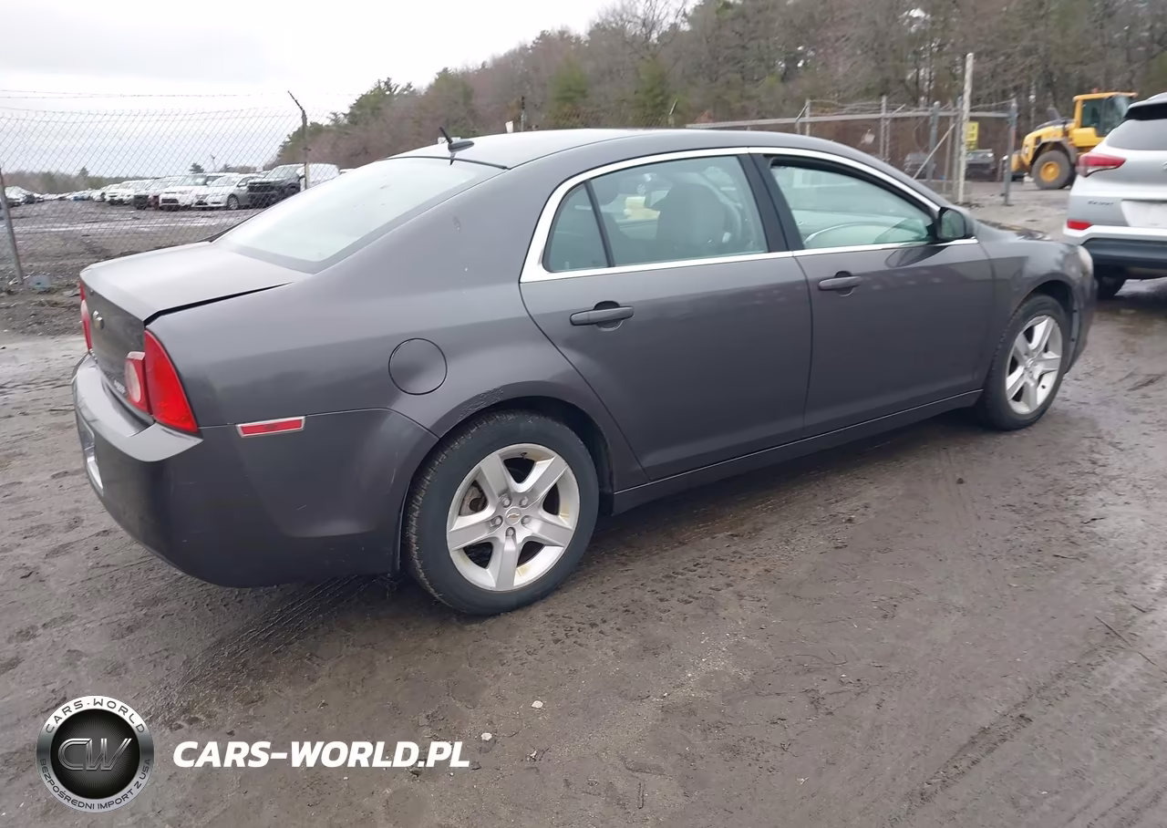 2011 Chevrolet Malibu Ls VIN:1G1ZA5E13BF233298 - 4
