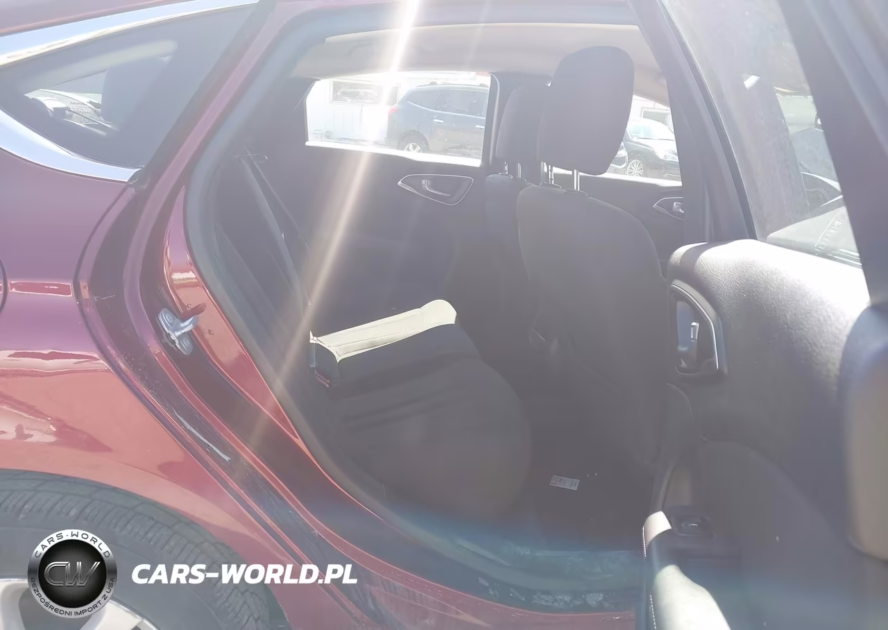 2015 Chrysler 200 Limited VIN:1C3CCCAB0FN671500 - 8