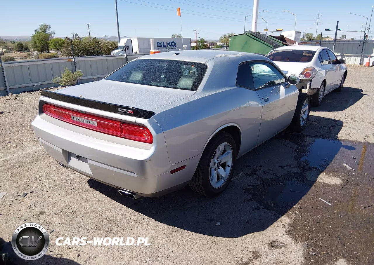 2012 Dodge Challenger Sxt VIN:2C3CDYAG6CH257955 - 4