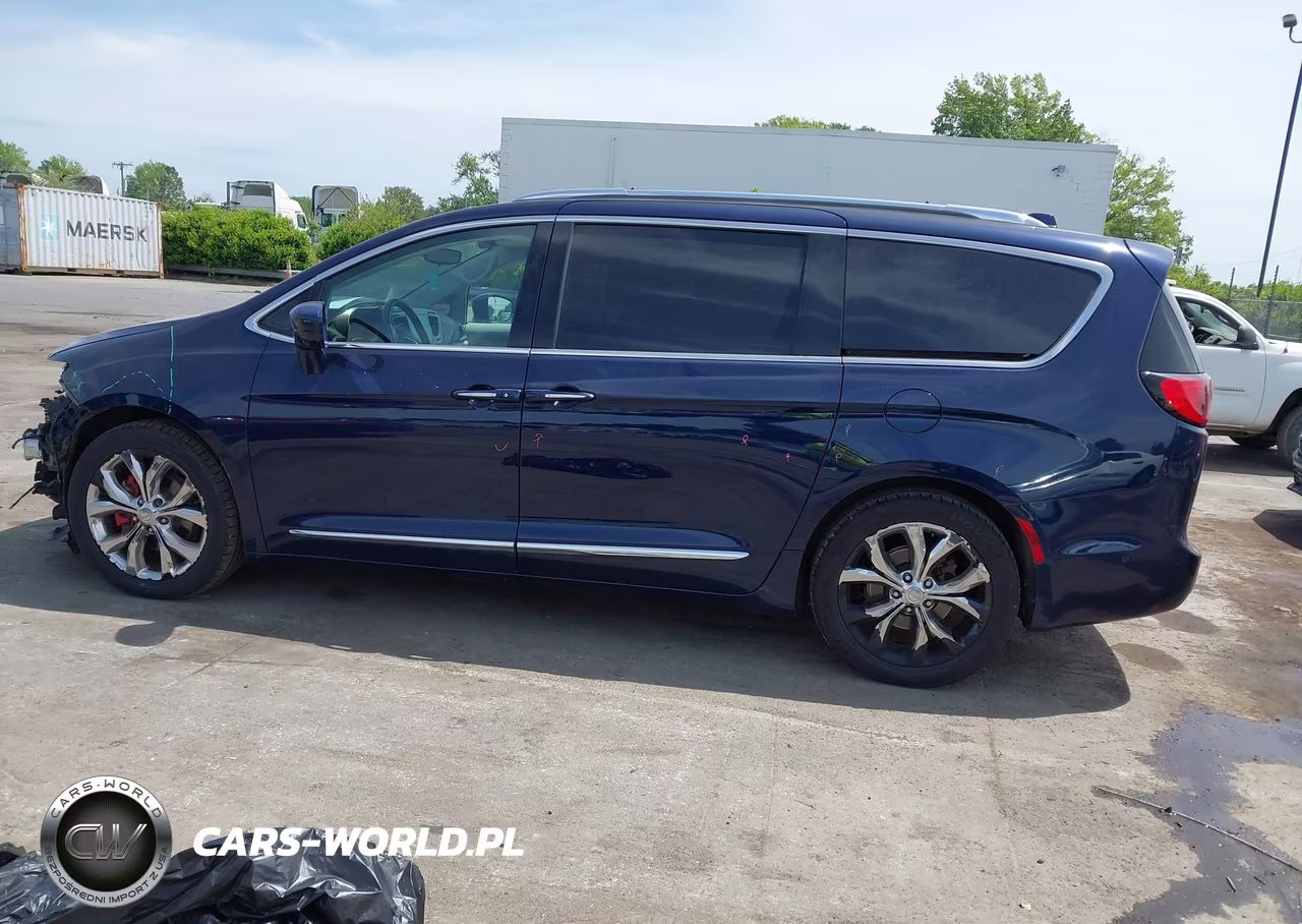 2018 Chrysler Pacifica Touring L VIN:2C4RC1BG3JR152408 - 14
