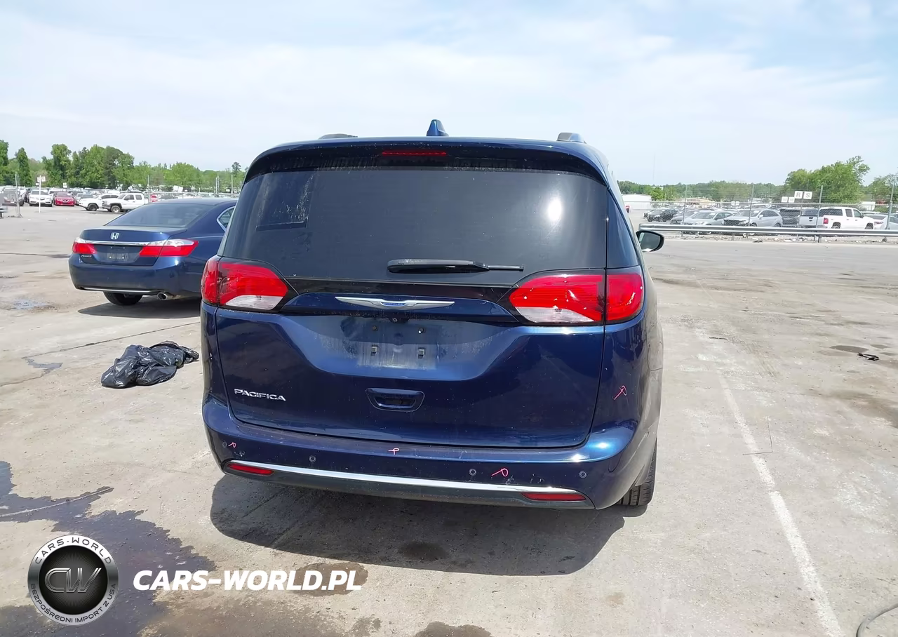 2018 Chrysler Pacifica Touring L VIN:2C4RC1BG3JR152408 - 16