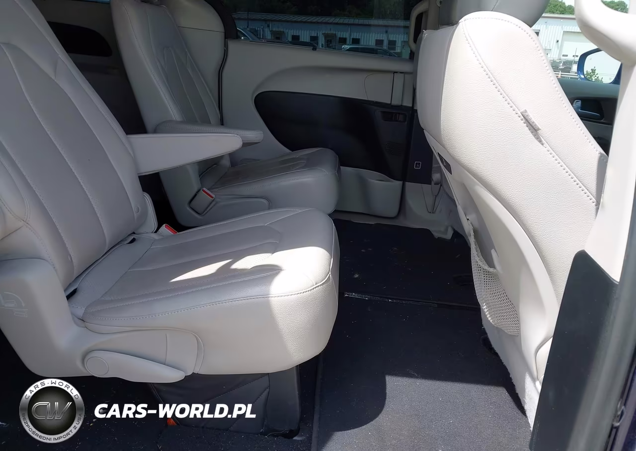 2018 Chrysler Pacifica Touring L VIN:2C4RC1BG3JR152408 - 8