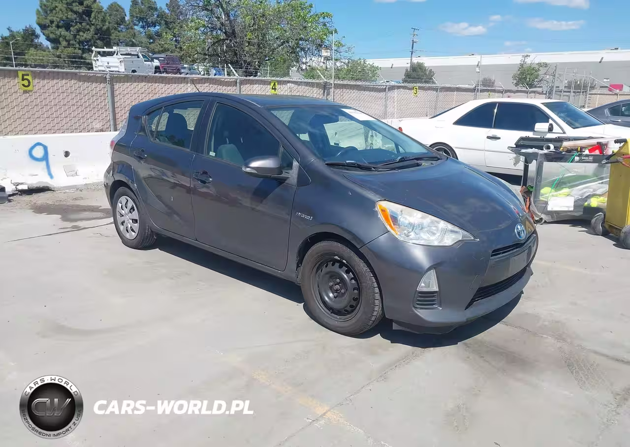 2014 Toyota Prius C Two