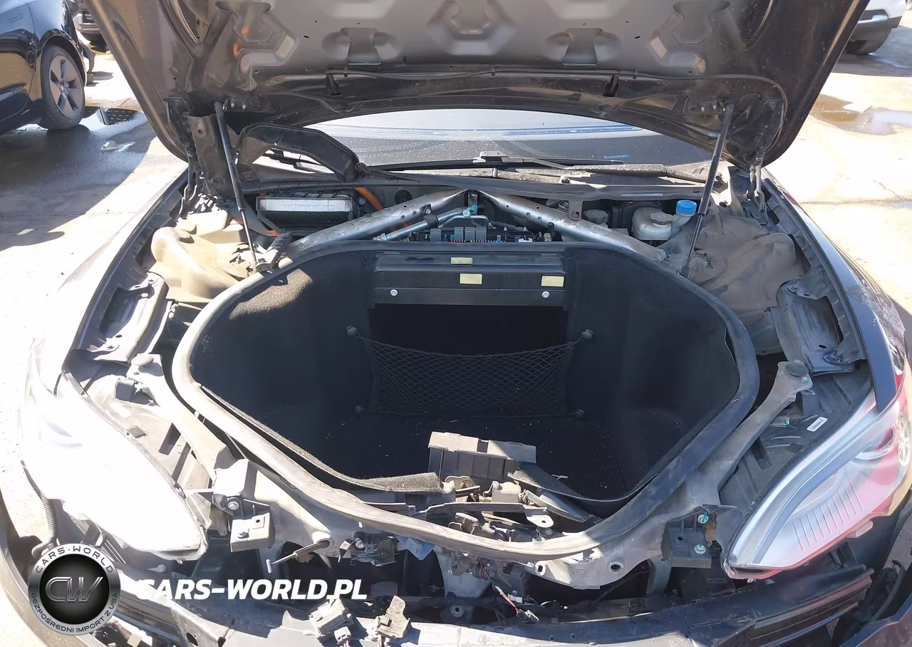 2015 Tesla Model S 60-70-85 VIN:5YJSA1E18FF118613 - 10