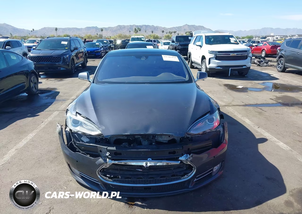 2015 Tesla Model S 60-70-85 VIN:5YJSA1E18FF118613 - 11