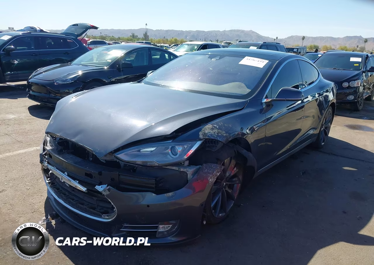 2015 Tesla Model S 60-70-85 VIN:5YJSA1E18FF118613 - 2