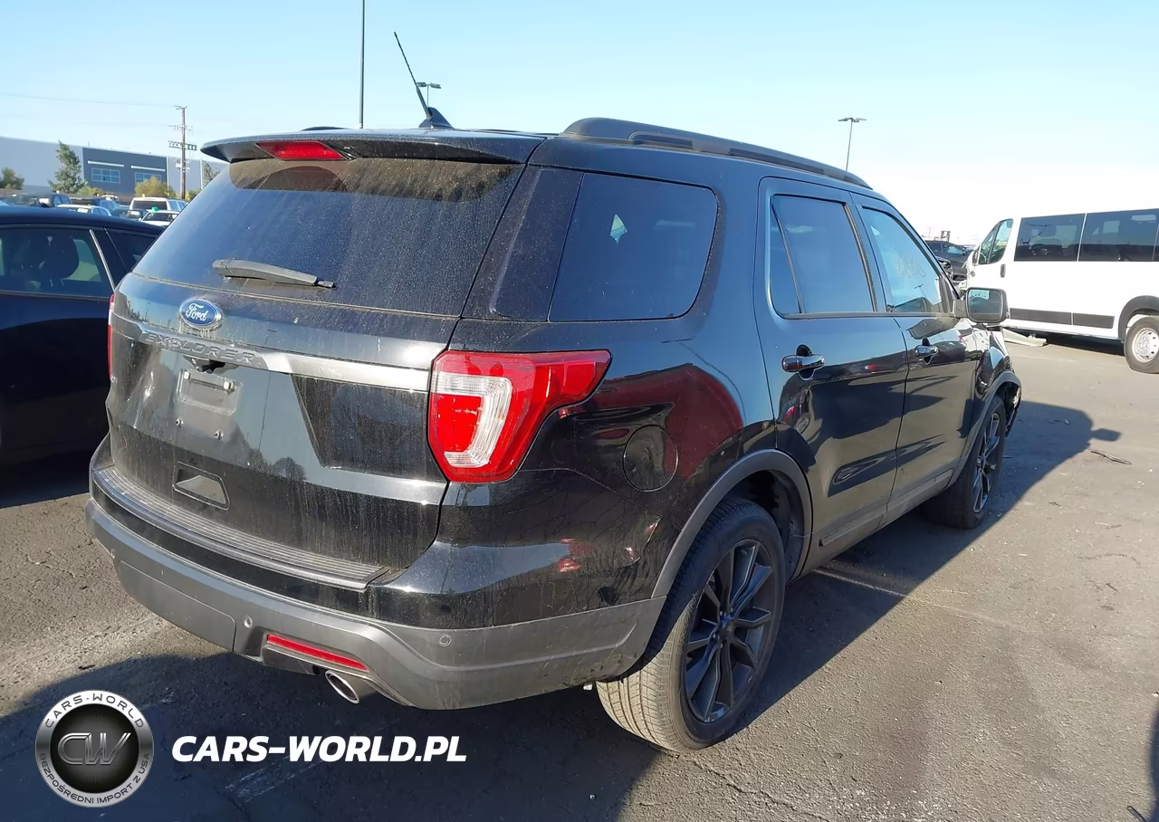 2018 Ford Explorer Xlt VIN:1FM5K7D82JGB18287 - 4