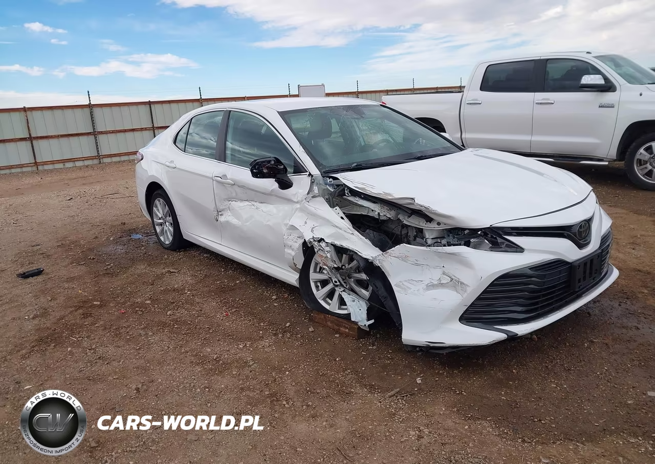2019 Toyota Camry Le – zdjęcie 1 z 17