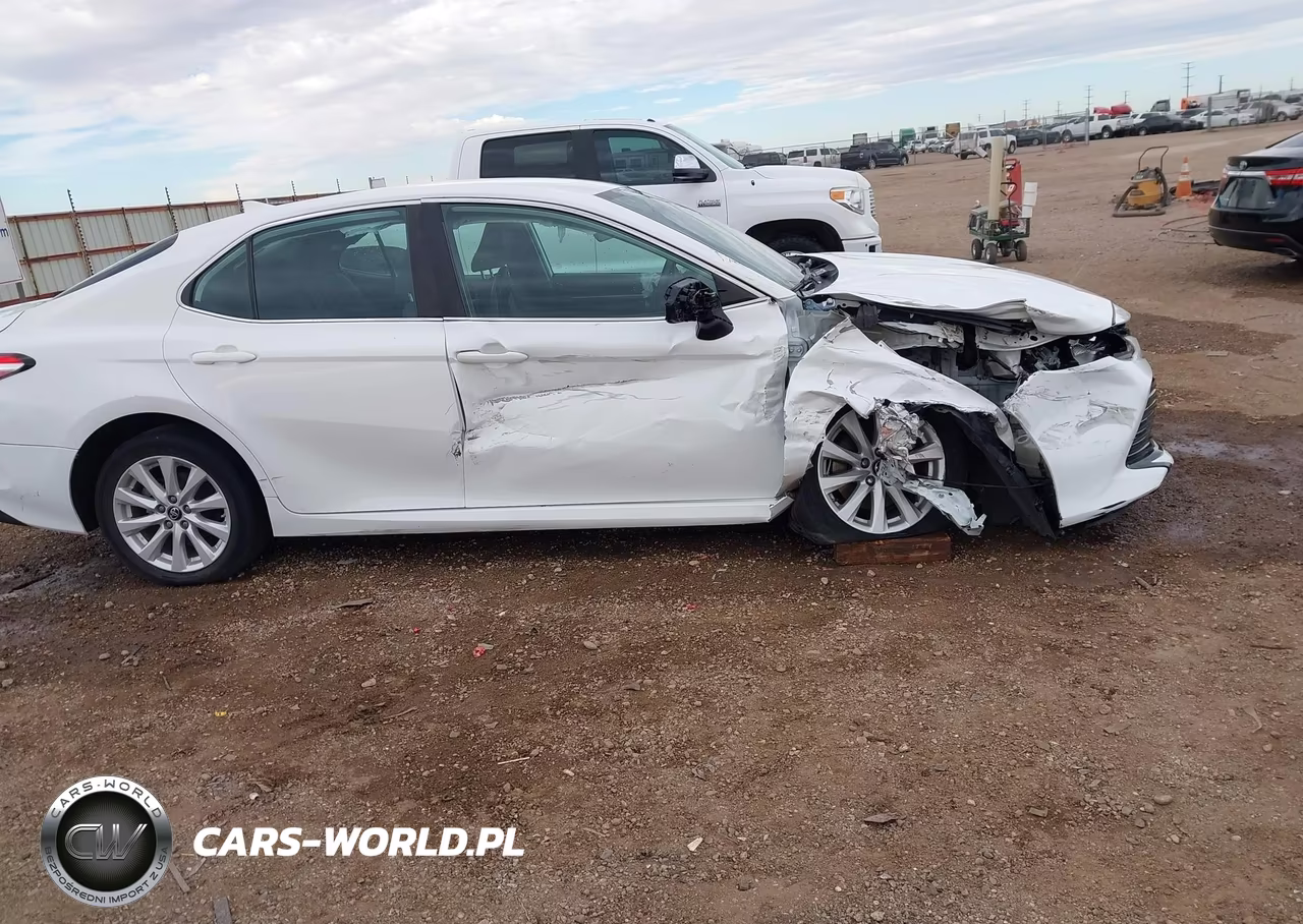 2019 Toyota Camry Le VIN:4T1B11HK8KU852945 - 6