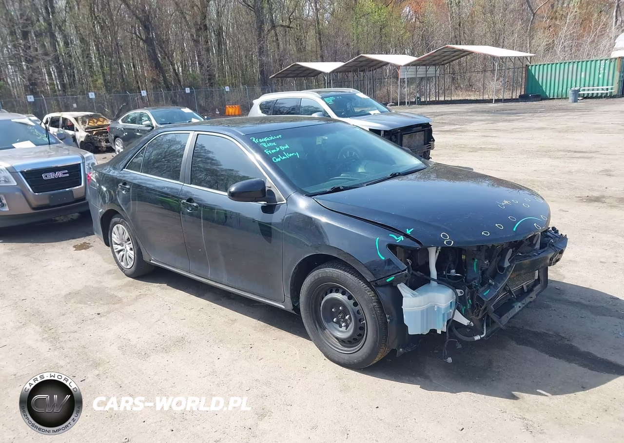 2014 Toyota Camry Le – zdjęcie 1 z 17