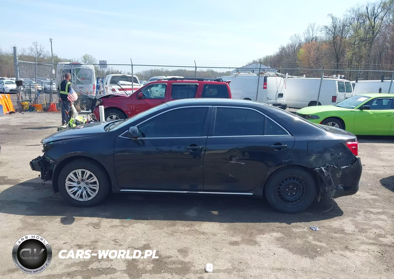 2014 Toyota Camry Le VIN:4T1BF1FK3EU470833 - 15