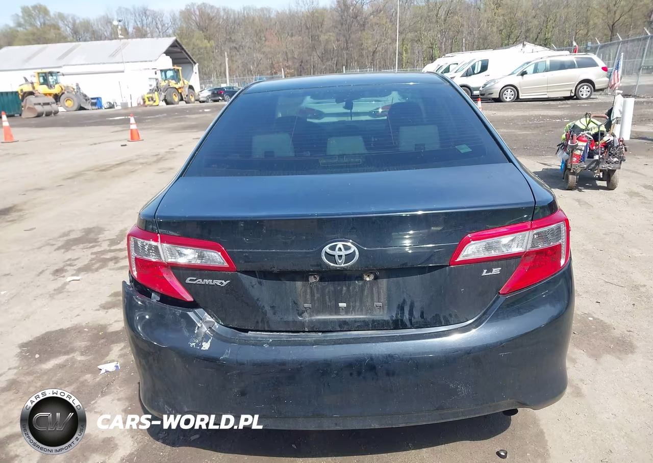 2014 Toyota Camry Le VIN:4T1BF1FK3EU470833 - 17