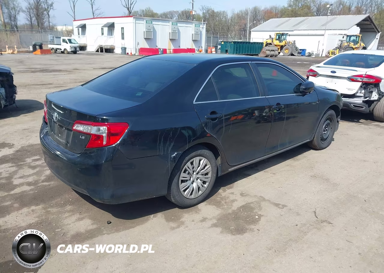 2014 Toyota Camry Le VIN:4T1BF1FK3EU470833 - 4