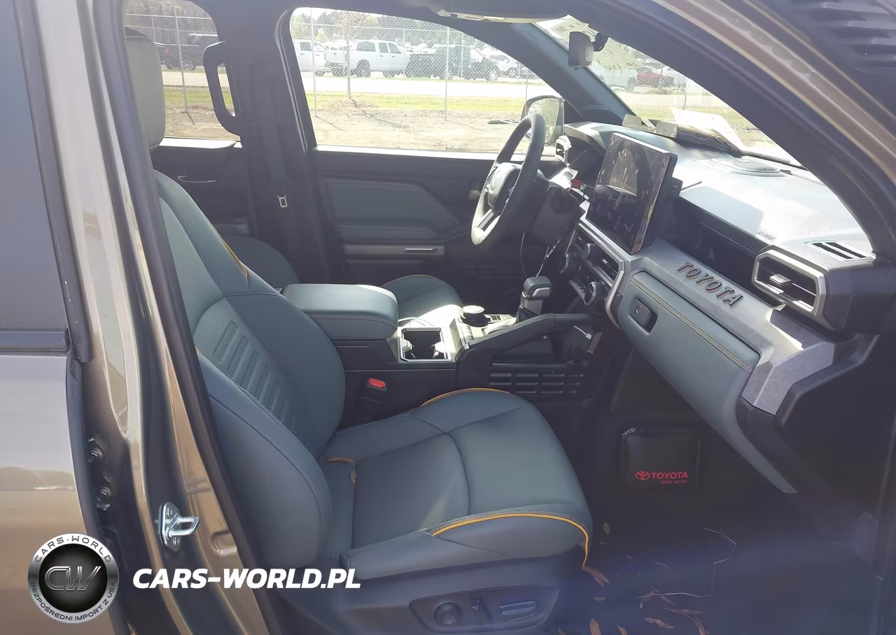 2025 Toyota Tacoma Hybrid Trailhunter VIN:3TYLC5LN9ST033916 - 5