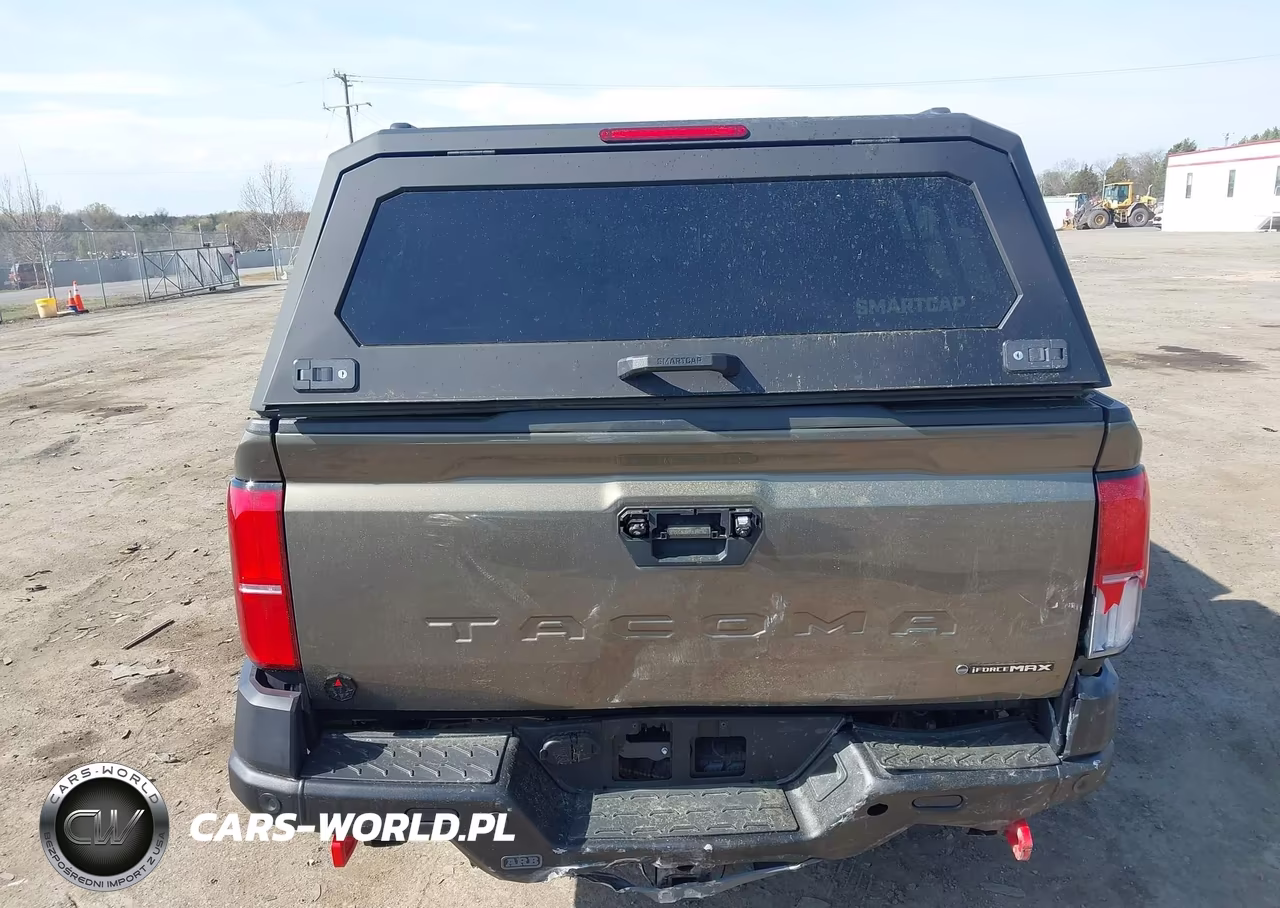 2025 Toyota Tacoma Hybrid Trailhunter VIN:3TYLC5LN9ST033916 - 6