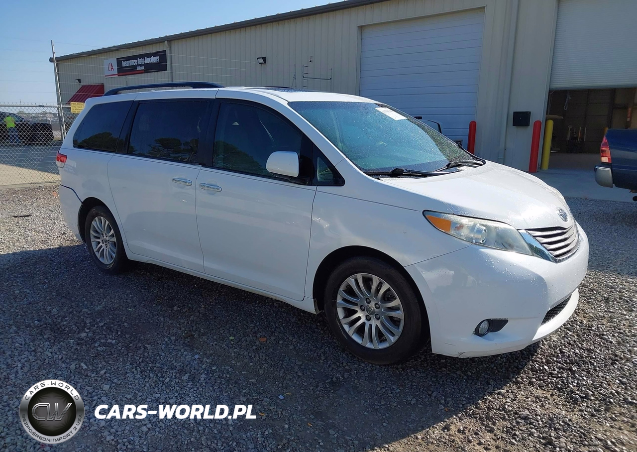 2013 Toyota Sienna Xle V6 8 Passenger