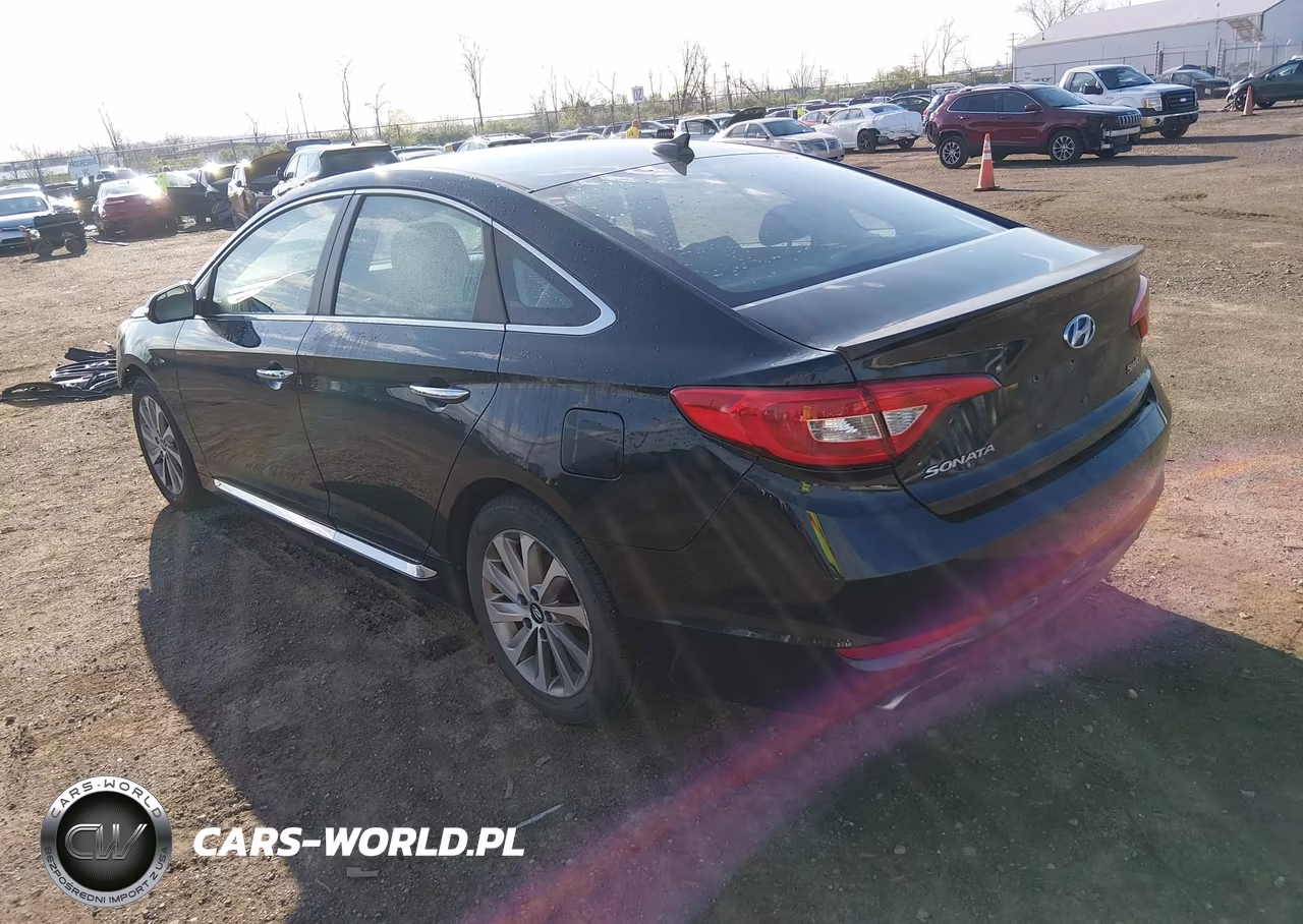 2015 Hyundai Sonata Sport VIN:5NPE34AF1FH051297 - 3