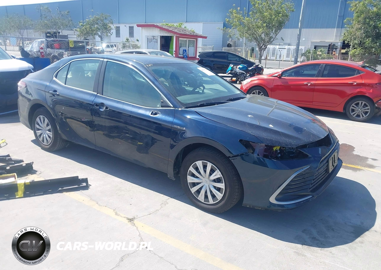 2021 Toyota Camry Le Hybrid