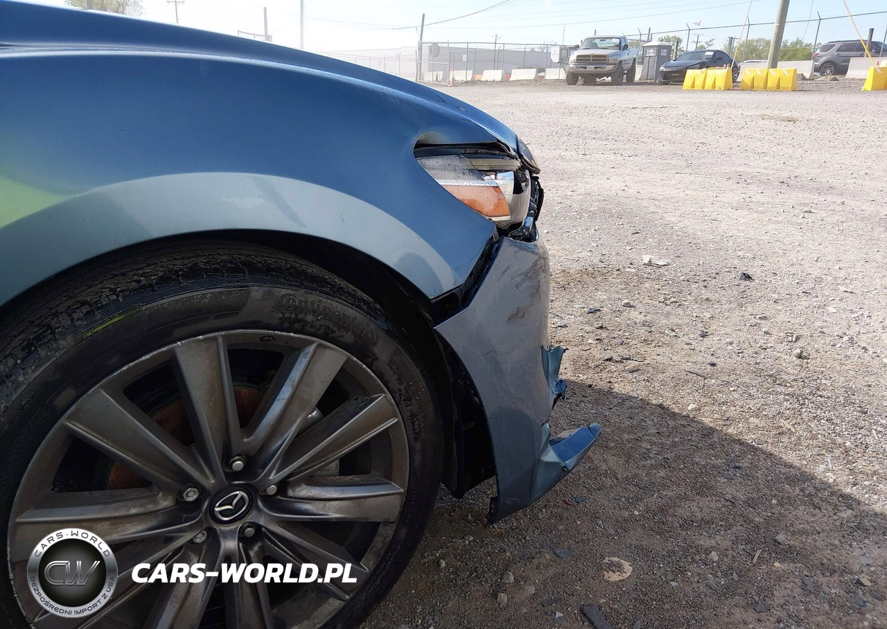 2018 Mazda Mazda6 Touring VIN:JM1GL1VM7J1311816 - 17