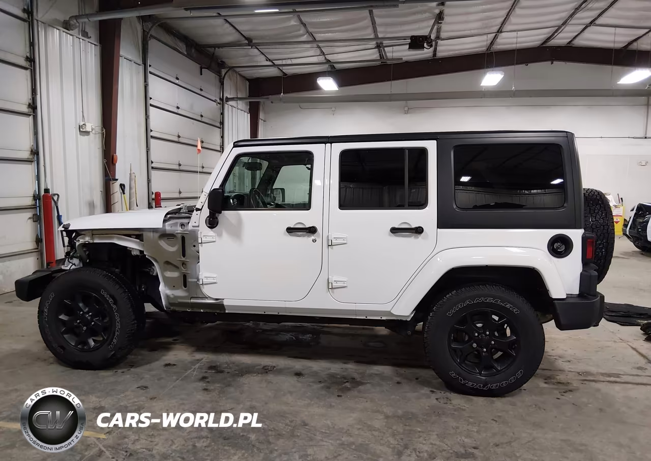 2017 Jeep Wrangler Unlimited Sahara 4X4 VIN:1C4BJWEG0HL739975 - 15