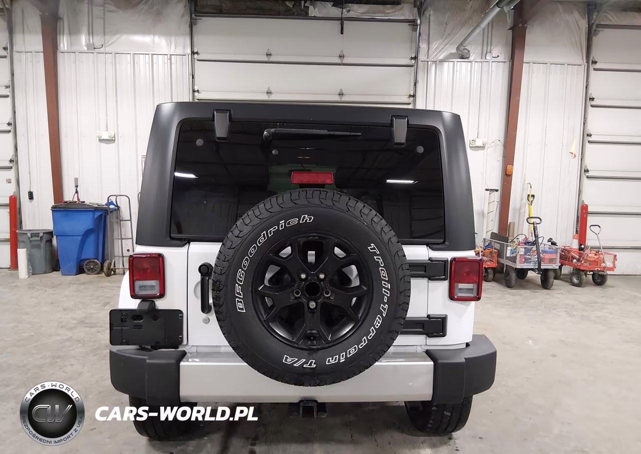 2017 Jeep Wrangler Unlimited Sahara 4X4 VIN:1C4BJWEG0HL739975 - 17
