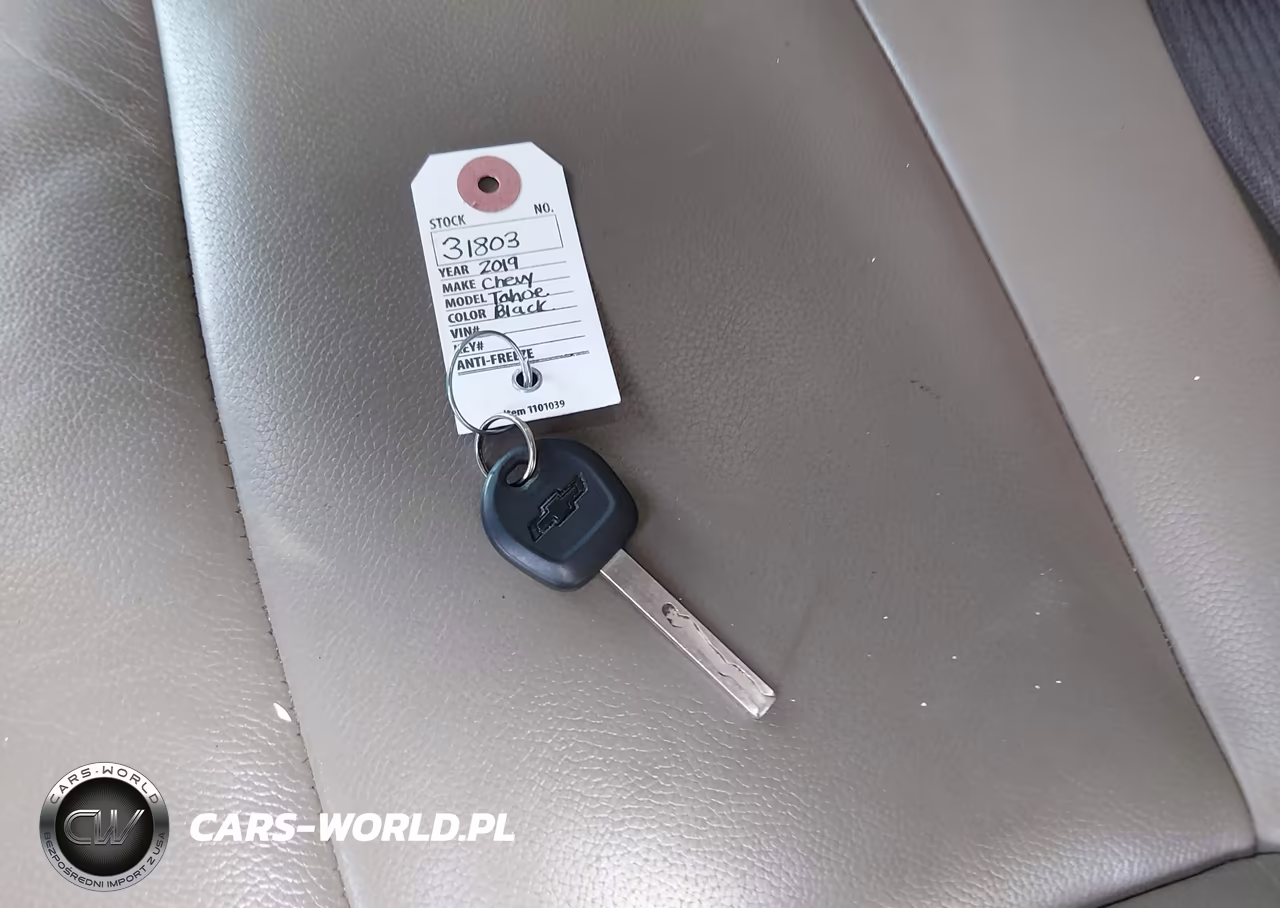 2019 Chevrolet Tahoe Lt VIN:1GNSCBKC0KR240268 - 11