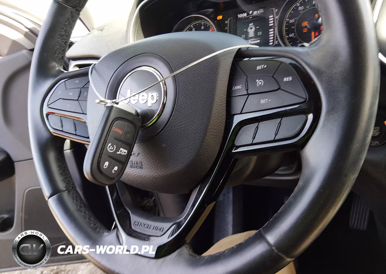 2019 Jeep Cherokee Altitude 4X4 VIN:1C4PJMLX0KD322547 - 11